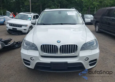 2013 BMW X5 xDrive35I/xDrive35I Premium/xDrive35I Sport Activity z USA, uszkodzony, nr VIN 5UXZV4C59D0E04669